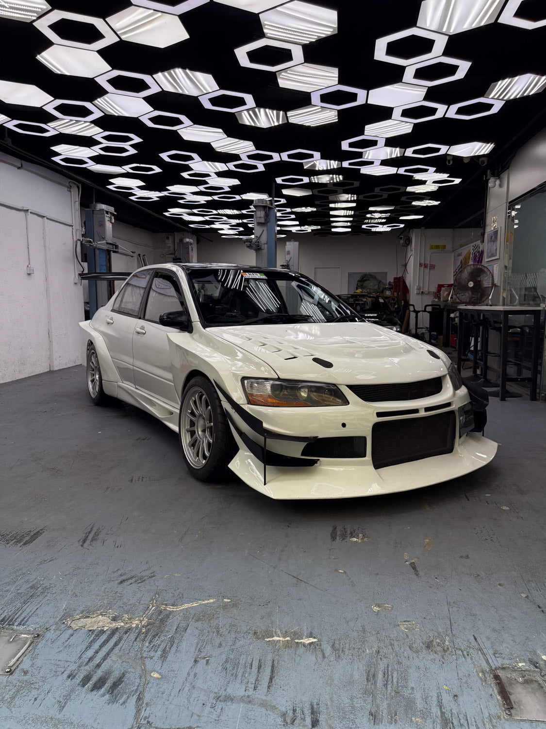Mitsubishi Lancer Evolution IX Race Car (JUN SPL complete engine)