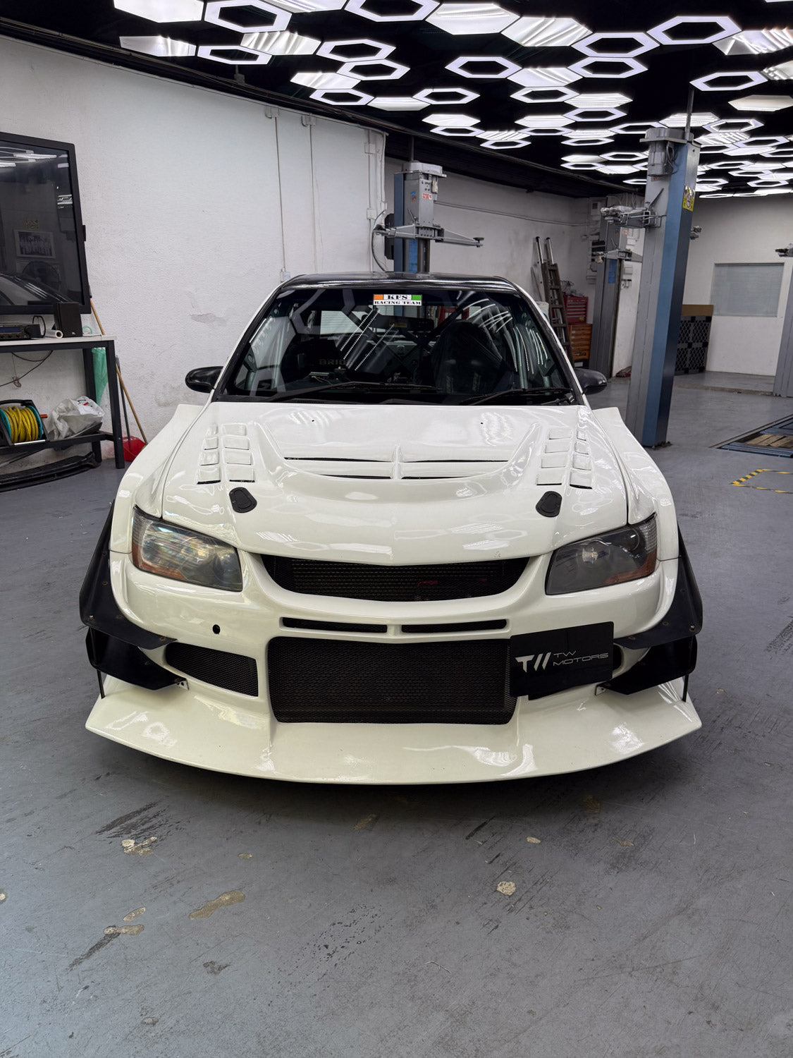 Mitsubishi Lancer Evolution IX Race Car (JUN SPL complete engine)