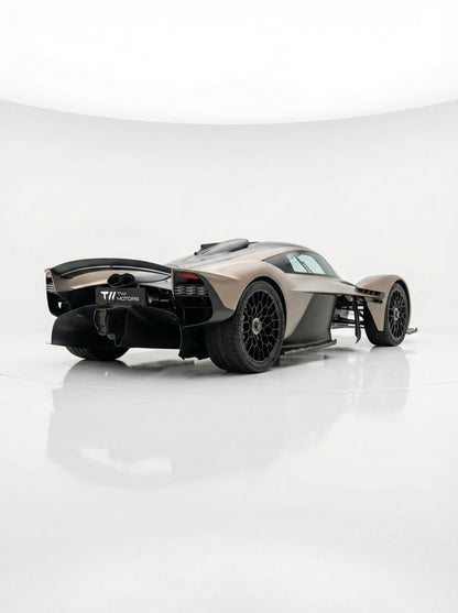 Aston Martin Valkyrie 2022