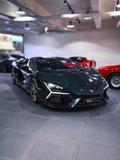 Lamborghini Revuelto